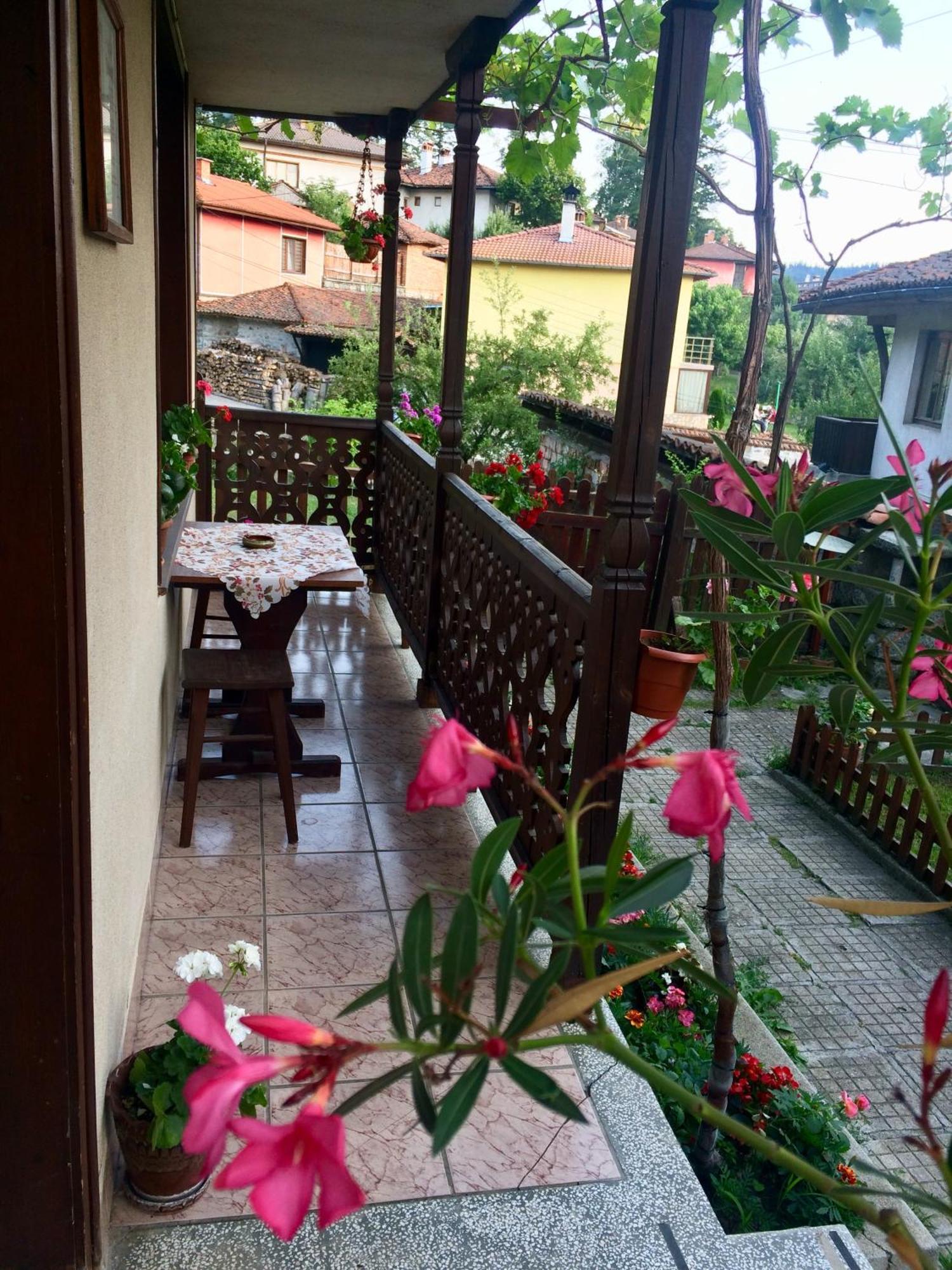 Guest Rooms Dona Koprivshtitsa Luaran gambar